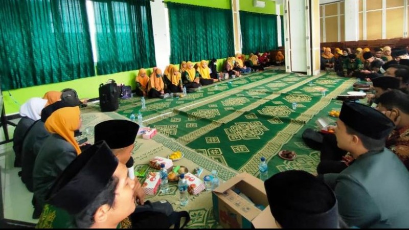 Geliat IPNU IPPNU Unisla Peringati Hari Santri Dan Maulid Nabi NU