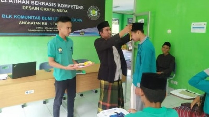 Santri Pondok Pesantren Raudlatut Tarbiyah Ikuti Pelatihan Desain Grafis Nu Online Jabar