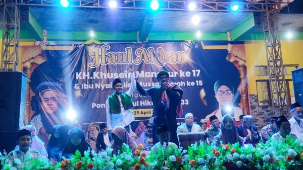 Ribuan Jamaah Hadiri Haul Akbar Dan Harlah Ke 33 Pesantren Darul Hikmah