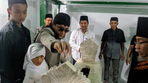 Resmikan Pergantian Kijing Makam Ini Pesan Gus Miftah Nu Online Jatim