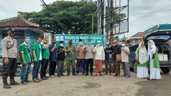 Berbagi Takjil Berbagi Berkah Di Bulan Ramadhan