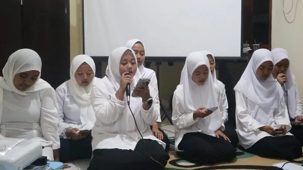 Ta Aruf Santri Baru Pesantren Darul Hikam Usung Literasi