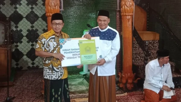 Wali Kota Malang Serahkan Sertifikat Hibah 15 Masjid Dan Mushala NU