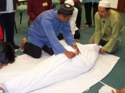 Berikut Ini Tata Cara Memandikan Jenazah