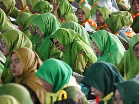 Puncak Harlah Ke Lautan Ibu Ibu Muslimat Nu Hijaukan Gbk