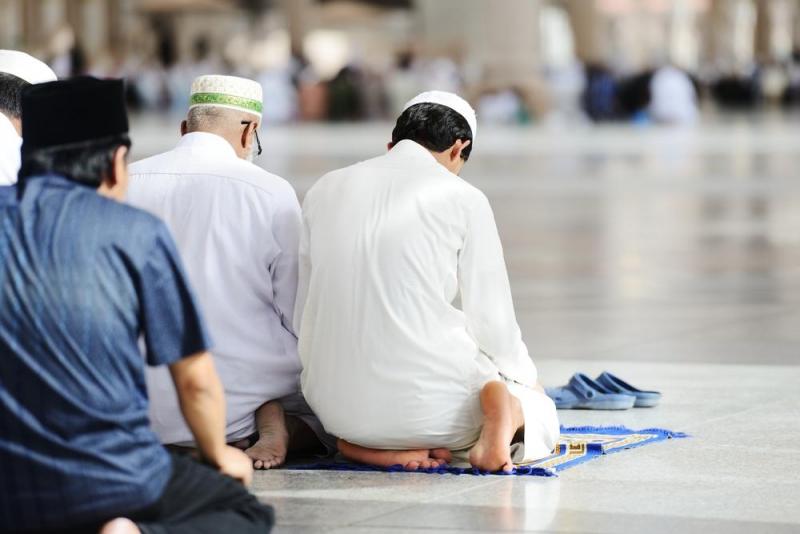 Hukum Shalat Jumat Di Negeri Yang Mayoritas Non Muslim