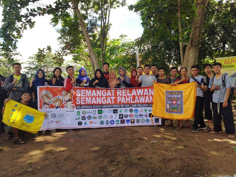 Aksi Bersih Lingkungan Tandai Kebersamaan Pmii Dan Pemuda Pontianak