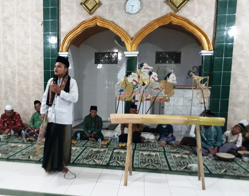 Guru Madrasah Ini Berprestasi Internasional Lewat Kaligrafi