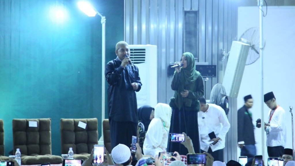 Ribuan Jamaah Maulid Akbar Shalawatan Bareng Veve Zulfikar