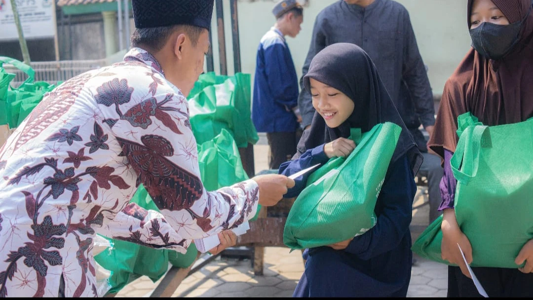 Khutbah Jumat: Kemuliaan Bersedekah di Hari Jumat