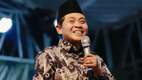 KH Anwar Zahid Ungkap Pentingnya Silaturahim dan Hormat Orang Tua