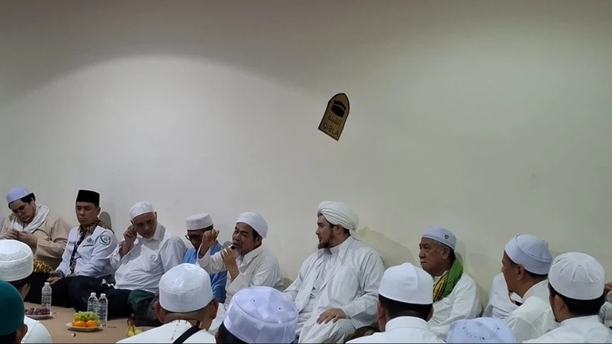 Jamaah Haji 2024 Peringati Haul Ke-5 Mbah Maimoen Zubair di Makkah