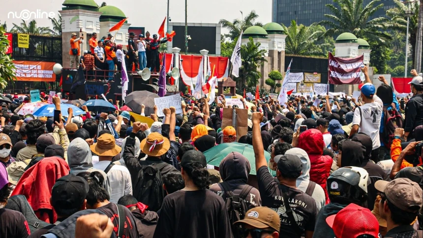 Berbagai Elemen Rakyat Bersatu dalam Demonstrasi Tolak RUU Pilkada