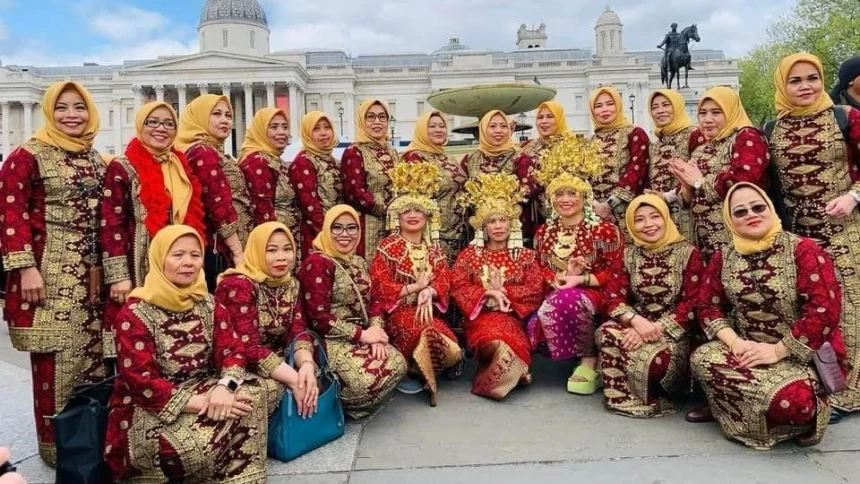 Muslimat NU Inggris Kembali Diundang Tampil pada Eid on the Square di London