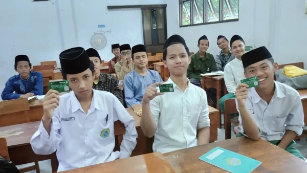 Muallimin Muallimat Bahrul Ulum Terapkan Absensi Digital