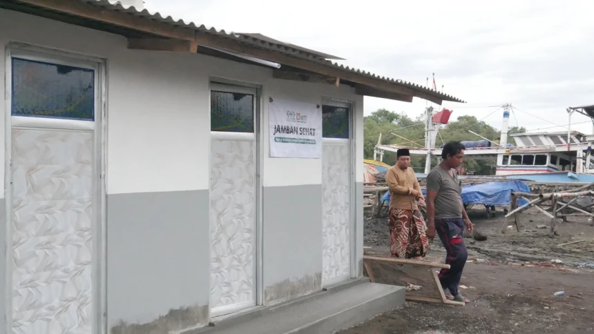 NU Care-LAZISNU Resmikan Jamban Sehat di Pesisir Pantai Probolinggo Jawa Timur