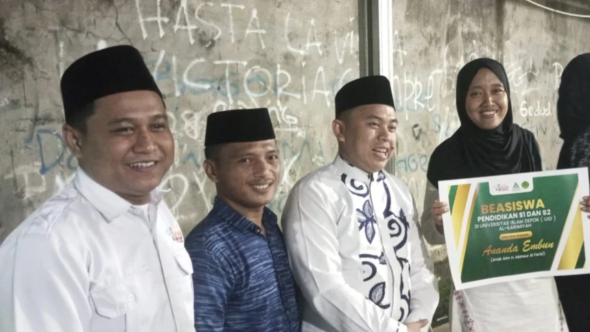 GP Ansor Depok Serahkan Beasiswa Pendidikan S1 dan S2 untuk Anak Kader Inspiratif