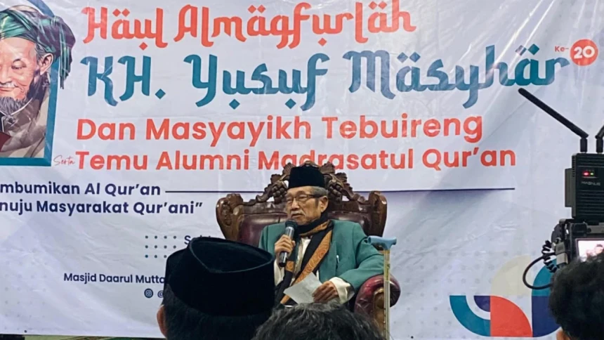 KH Muhaimin Zen Imbau Para Penghafal Qur'an Kaji Hubungan Qiraat dan Rasam Utsmani