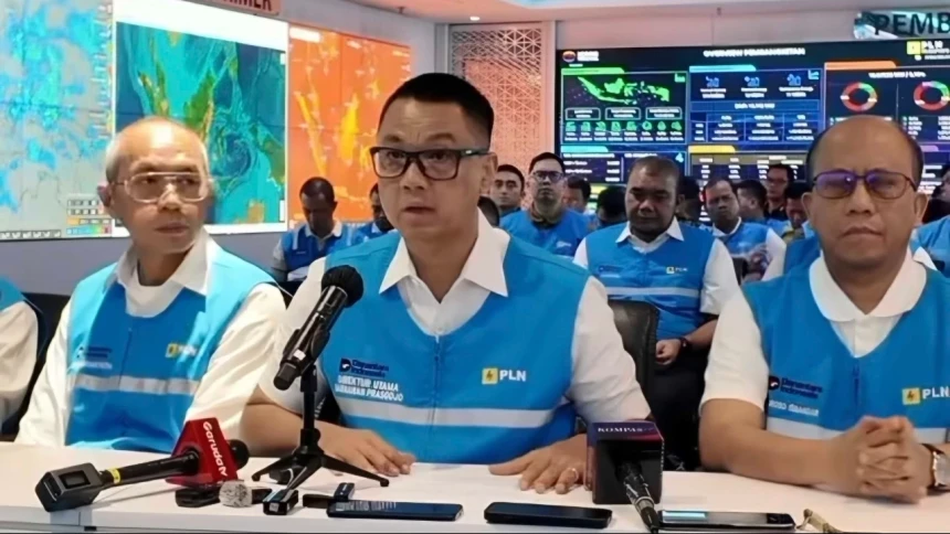 PLN Sebut Padam Listrik di Pulau Sumatra Disebabkan oleh Cuaca Buruk