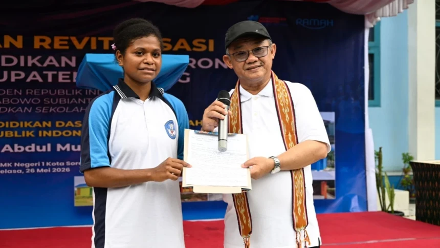 Kualitas Pembelajaran Terus Didorong, Mendikdasmen Revitalisasi Sekolah di Sorong