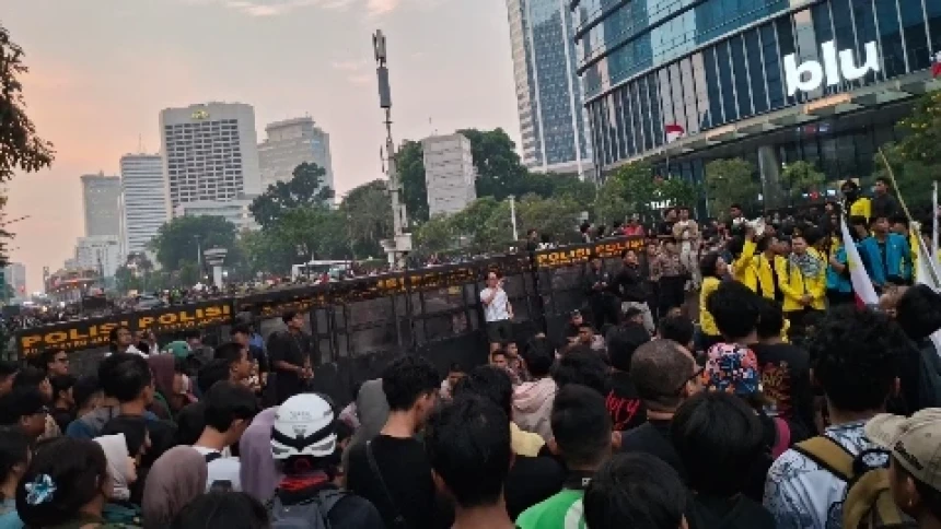 Bukan Kebencian, Aksi Indonesia Bangkrut Didasari Kebijakan Pemerintah yang Sengsarakan Rakyat