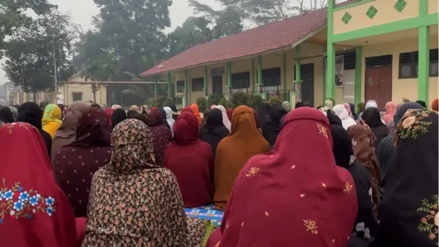 Santri Abdussalam di Tengah Kepungan Karhutla Kalimantan Barat