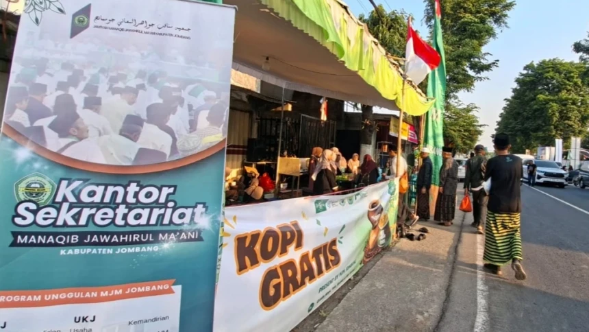 Sepanjang Jalan Utama Kawasan Muktamar Ke-35 NU, Tersedia Stan Minuman dan Makanan Gratis