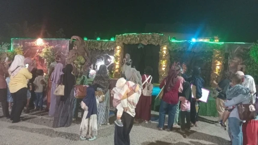 Pertunjukan Dinosaurus Edukatif Meriahkan Ekspo dan Bazar Muktamar ke-35 NU