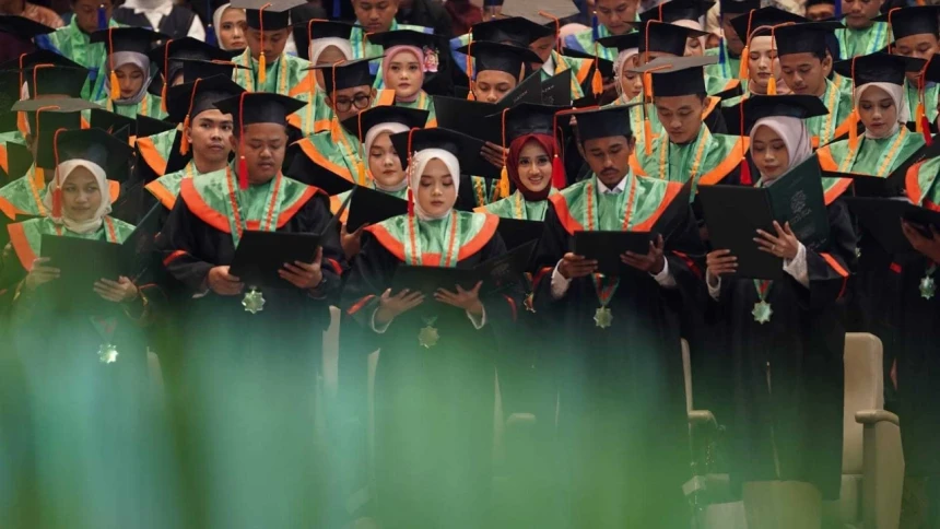Kualifikasi Formal Tak Cukup untuk Kerja, Wisudawan Harus Adaptif