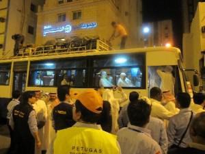 Sopir Bus Madinah-Mekkah Paksa Minta Uang