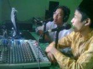 Radio Komunitas Pesantren Qi Falah Lebak "Mengudara"