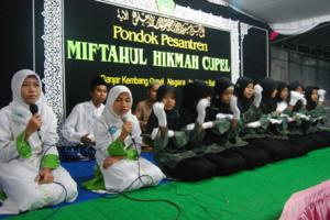 Wisuda Pesantren Miftahul Hikmah Berlangsung Meriah