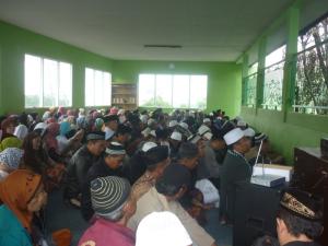 Ribuan Warga Jambean Ziarahi Pendiri Desa