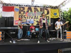 Apresiasi Seni dengan Festival Band