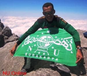 NU flag raised on Mt. Merapi