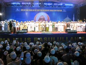 Doakan Habib Munzir, Warga Jakarta Sambut Ulama Yaman
