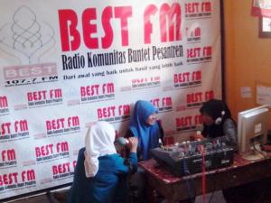 Enam Tahun Radio Komunitas Best FM Tebar Damai