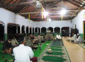 Lebaran Ketupat di Masjid Panembahan Bodho