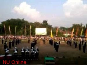 Marching Band MA NU Nurulhuda Tampil di Upacara Kecamatan