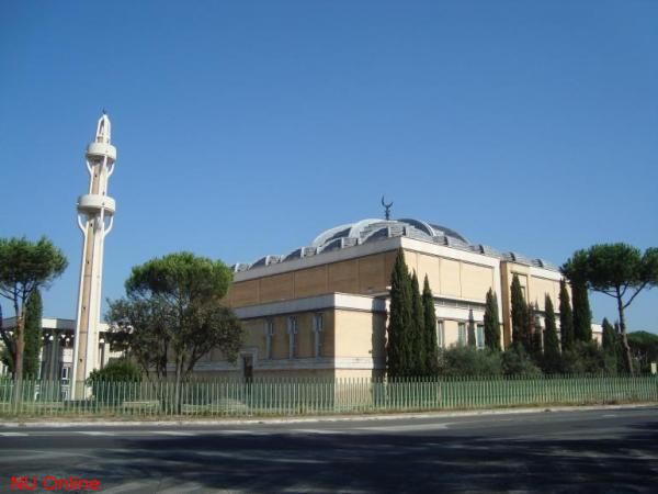Italy refers anti-mosque law to court
