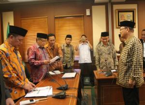 Maksum Mahfoedz sworn in as rector of UNU Indonesia