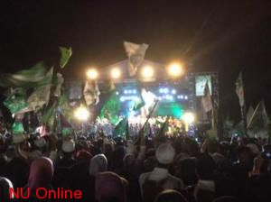 Puluhan Ribu Nahdliyin Gemakan Sholawat di GOR Jombang