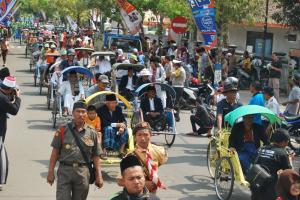 22 Becak Kiai, 10 Bendera, 2015 Penabuh Rebana di Pacitan