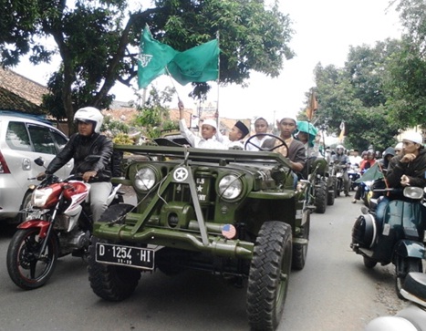 Kendaraan Klasik Ditampilkan pada Peringatan Harlah Ke- 90 NU