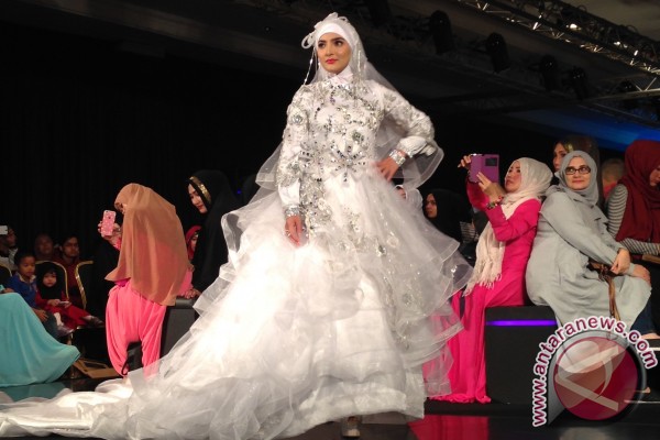 Anggunnya Baju Pengantin Muslimah Bertema &quot;Romantic Rhapsody&quot;