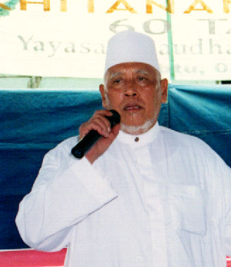KH Abdul Hayyie Na’im, Santri Pengelana di Jazirah Arab