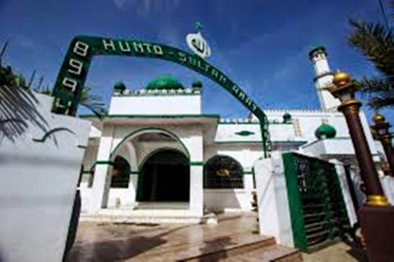 Gorontalo, Sultan Amay, dan Masjid Hunto