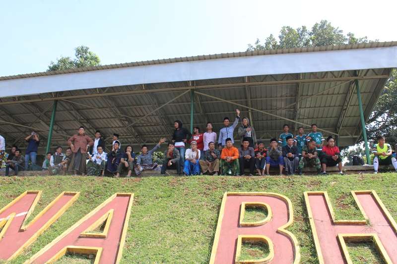 Ini Cara Santri Jadi Supporter Sepakbola