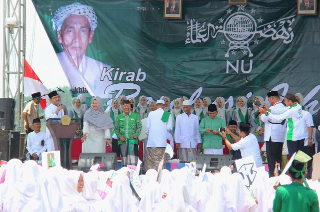 Usai Dilepas Wagub Jatim, Kirab Resolusi Jihad Ziarahi Makam KH As’ad Syamsul Arifin