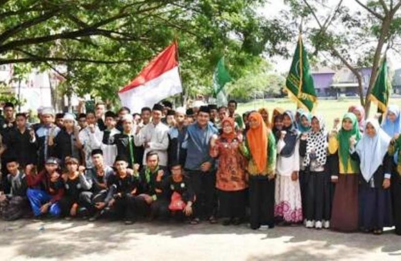 Pelajar Jombang Jalan Kaki Ziarahi Pendiri NU